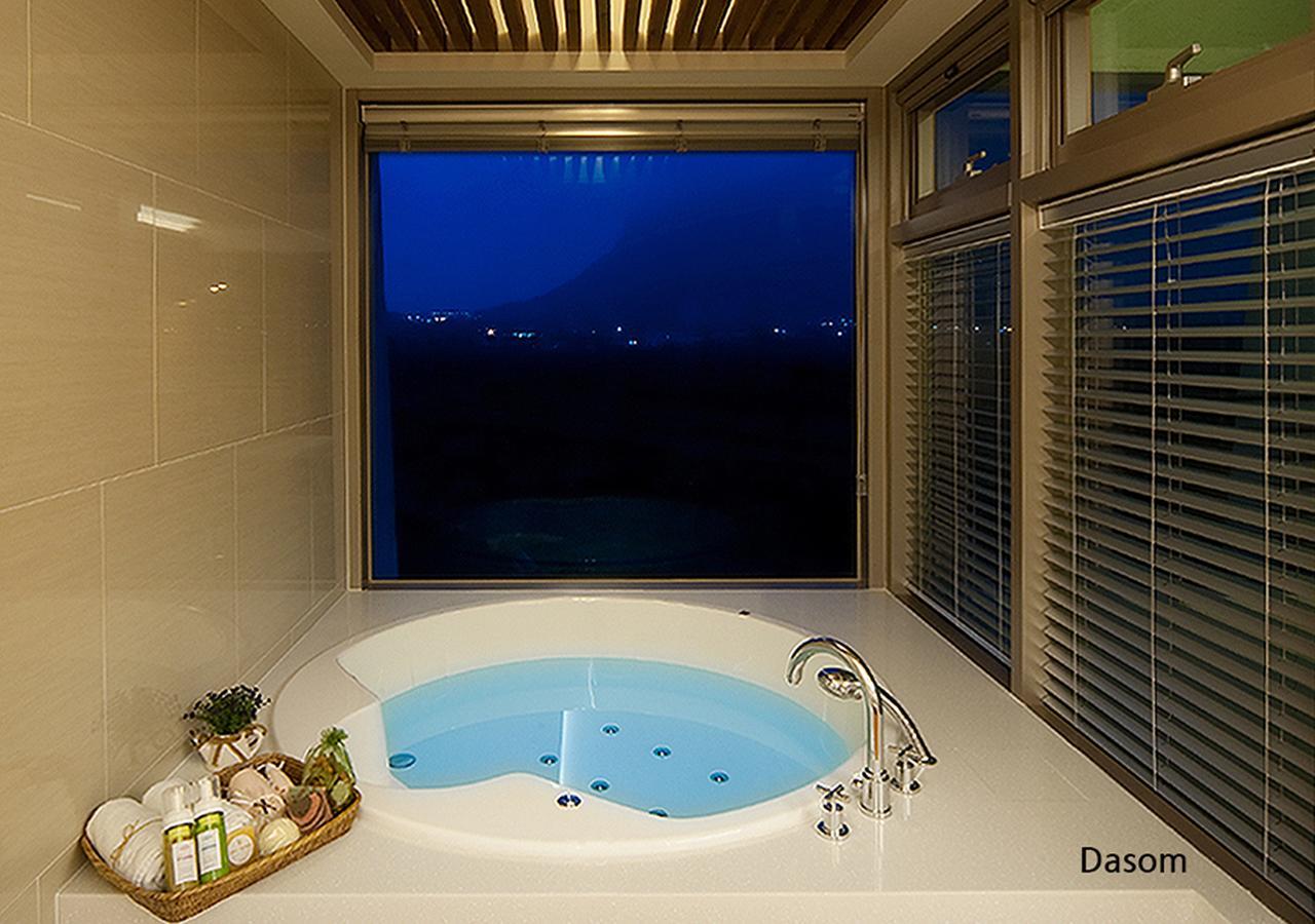Comma&Spa Resort Seogwipo Exteriör bild